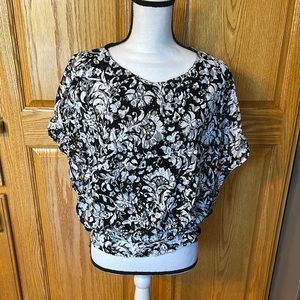 Style & Co. Petite Floral Black and White Women's Top, Size Medium Petite
